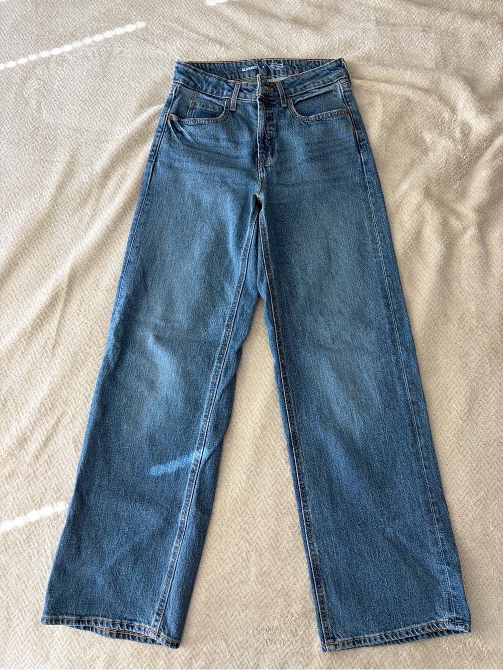 Old Navy Wide-Leg Jeans in Medium Blue Wash - Picture 1 of 3